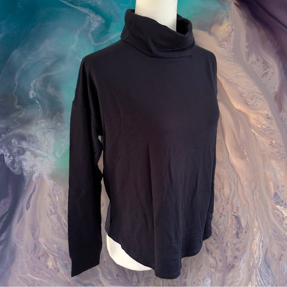 HP✨ NWT Splendid Navy Blue Soft Stretch Turtleneck Sweater Fall Autumn Top XS - Picture 3 of 5